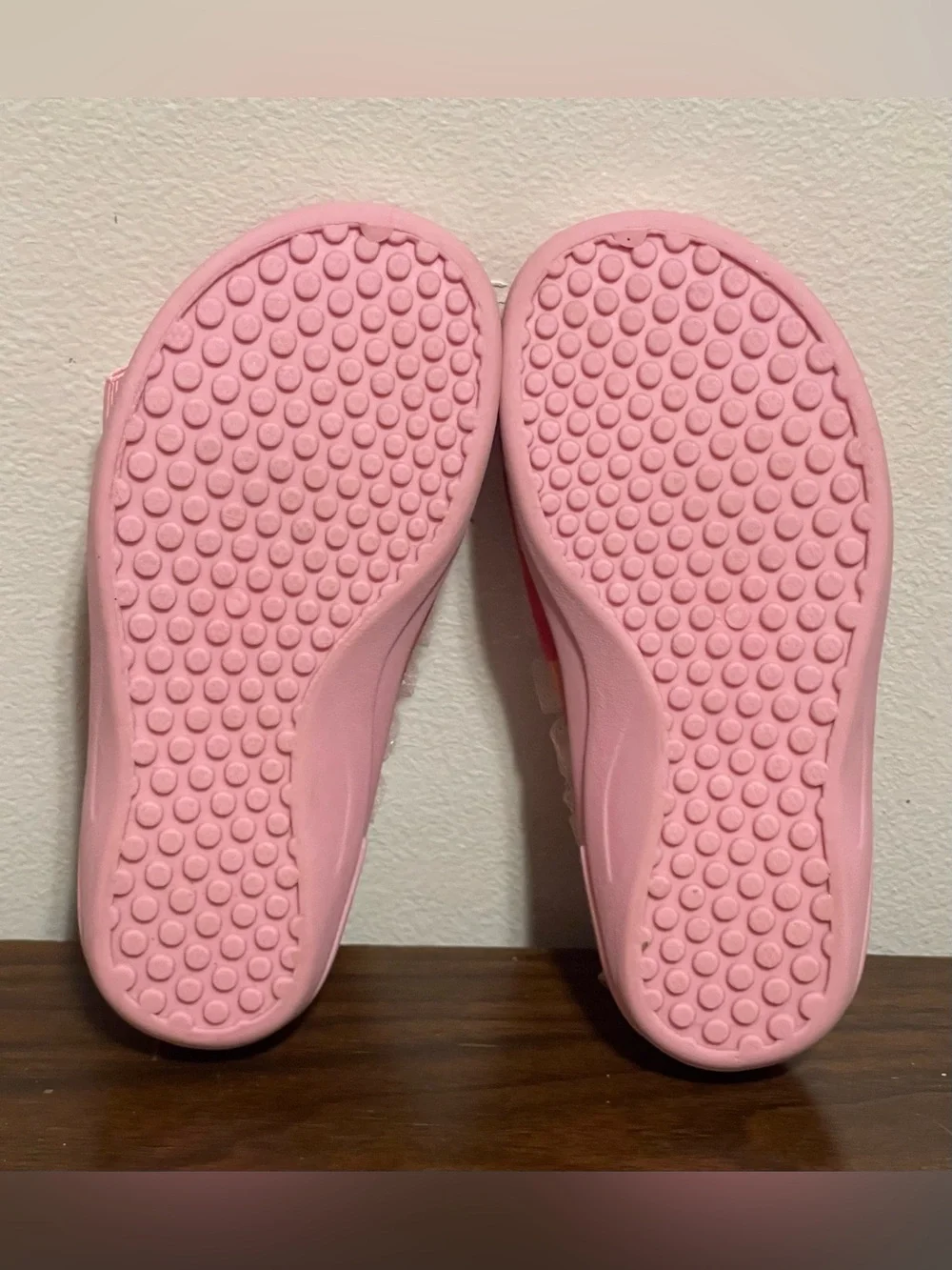 Disney Minnie Mouse Pink Polka Dot Minnie Bow Water Shoes